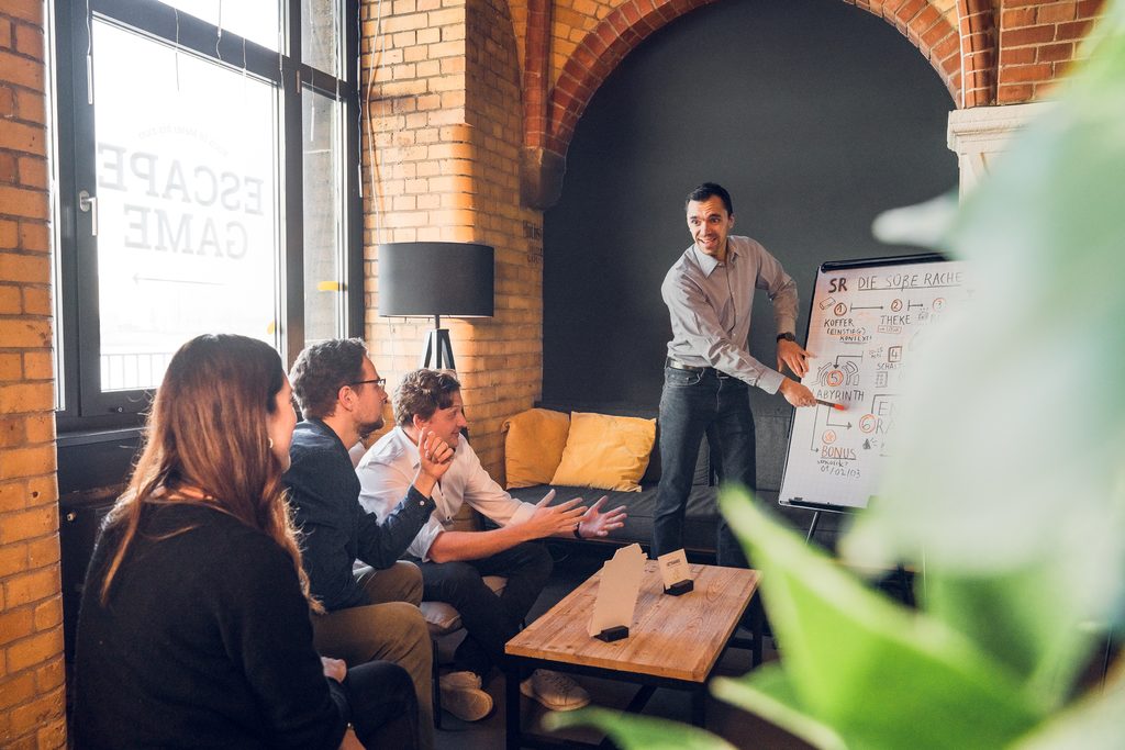 Praxisprojekt bei PAPERDICE Holding GmbH: KI-Workshops zur Förderung der Mitarbeitermotivation