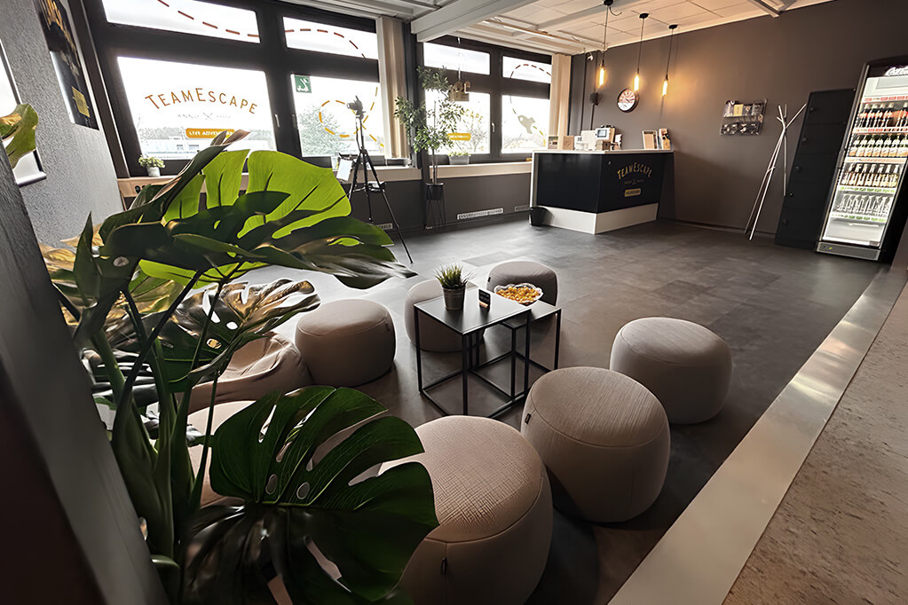 Mitarbeitende der PAPERDICE® Group an einem unserer Standorte